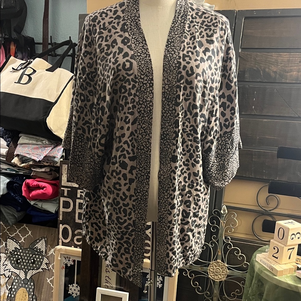 Elegant Animal Print Women's Cape